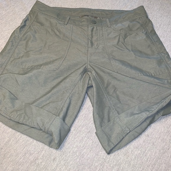 The North Face Pants - North Face Women’s Shorts Size 6 Nice!